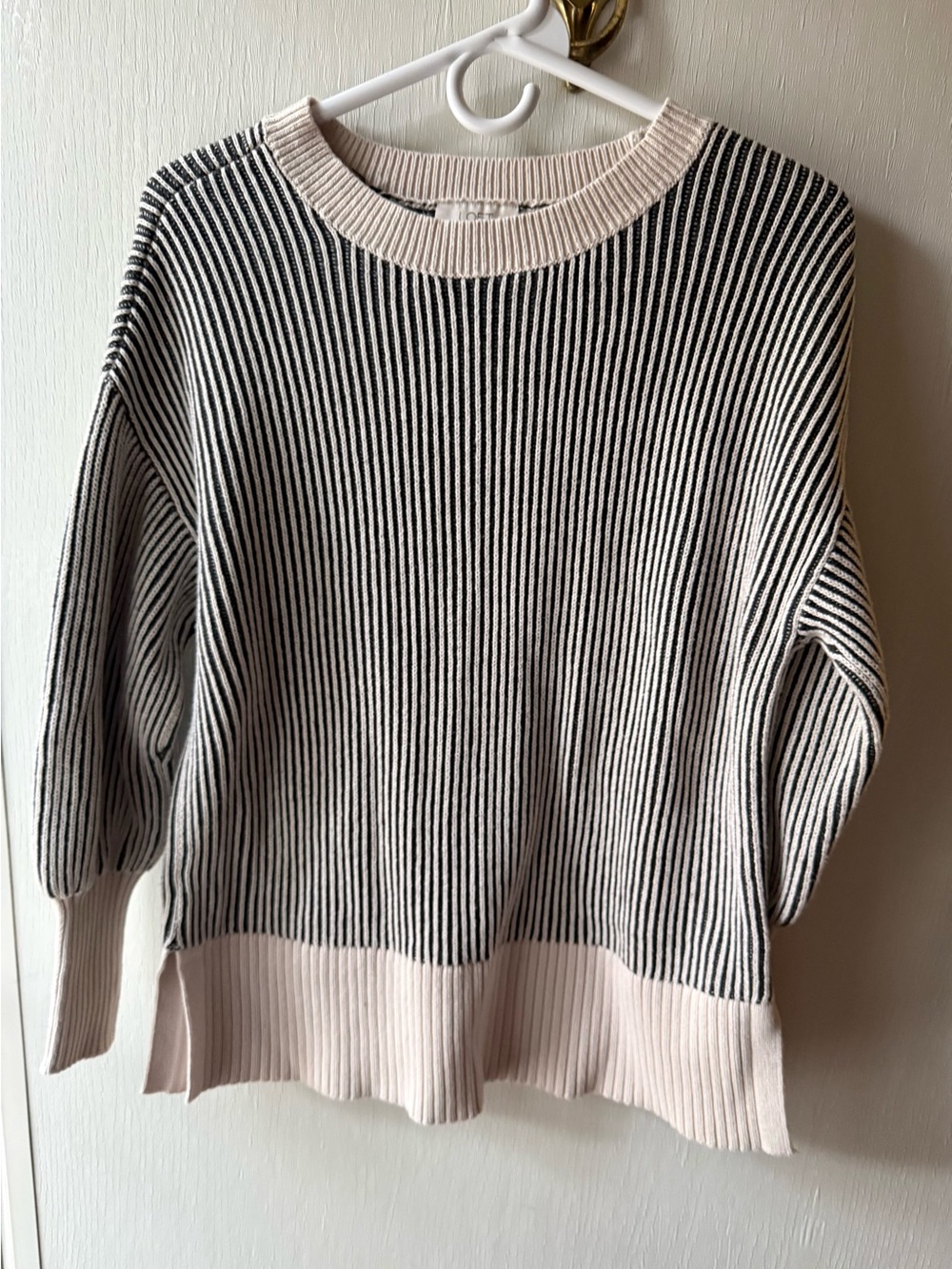 Loft Sweater Size Small - Picture 2 of 4